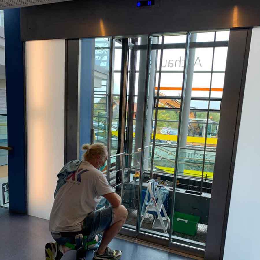 Fensterreinigung und Solarreinigung